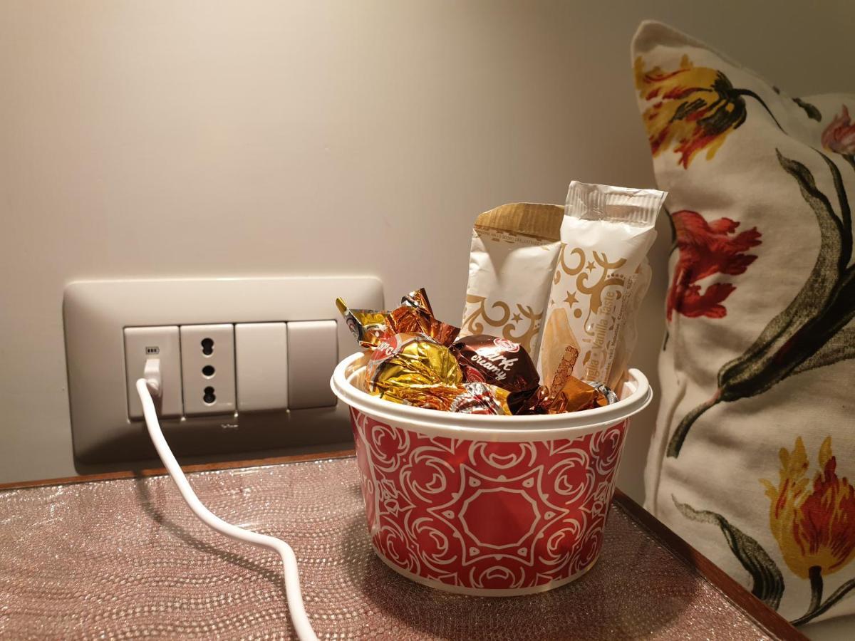 "Infrascata" Cento Metri Dal Mann Apartment Naples Luaran gambar