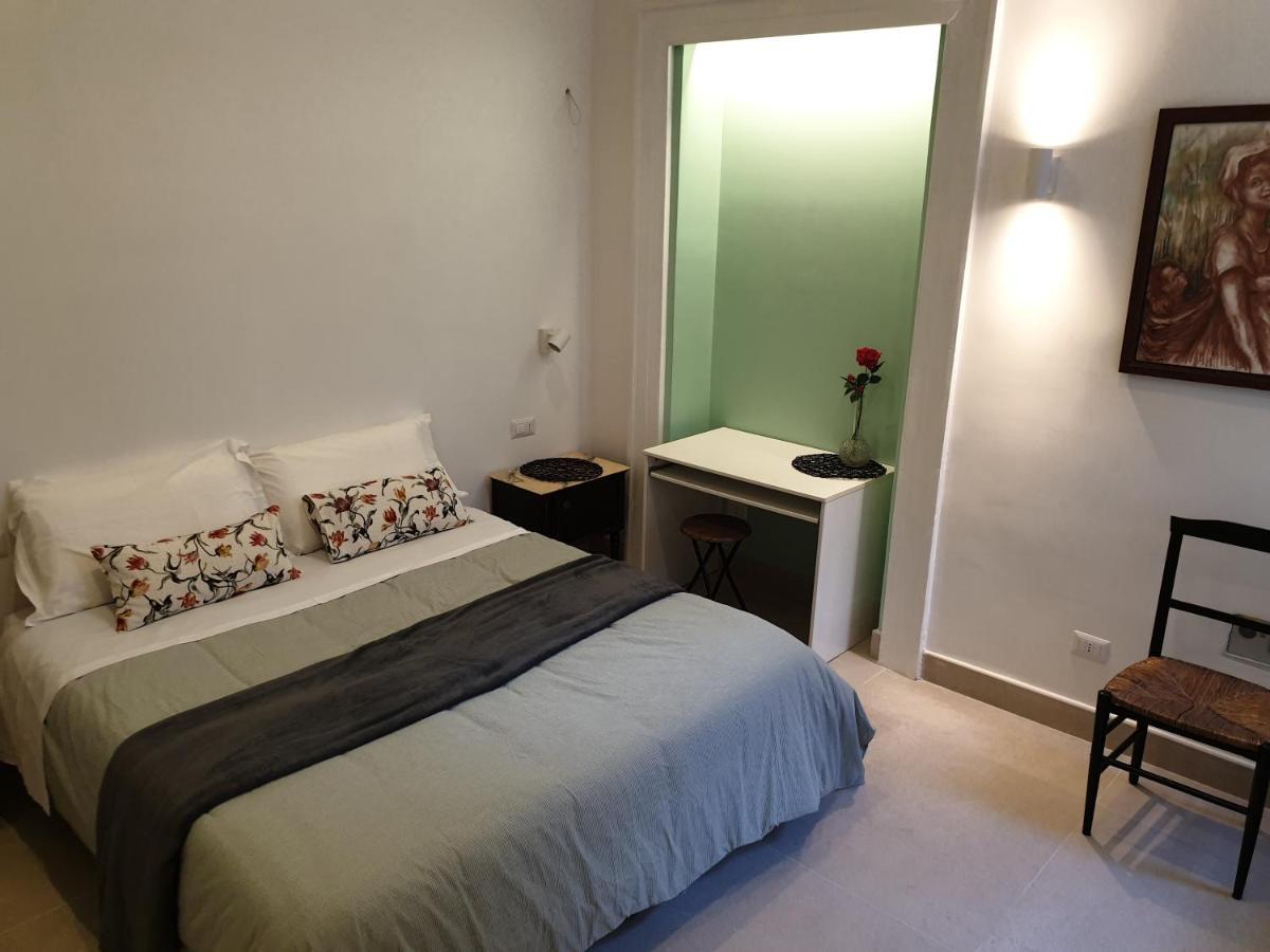 "Infrascata" Cento Metri Dal Mann Apartment Naples Bilik gambar